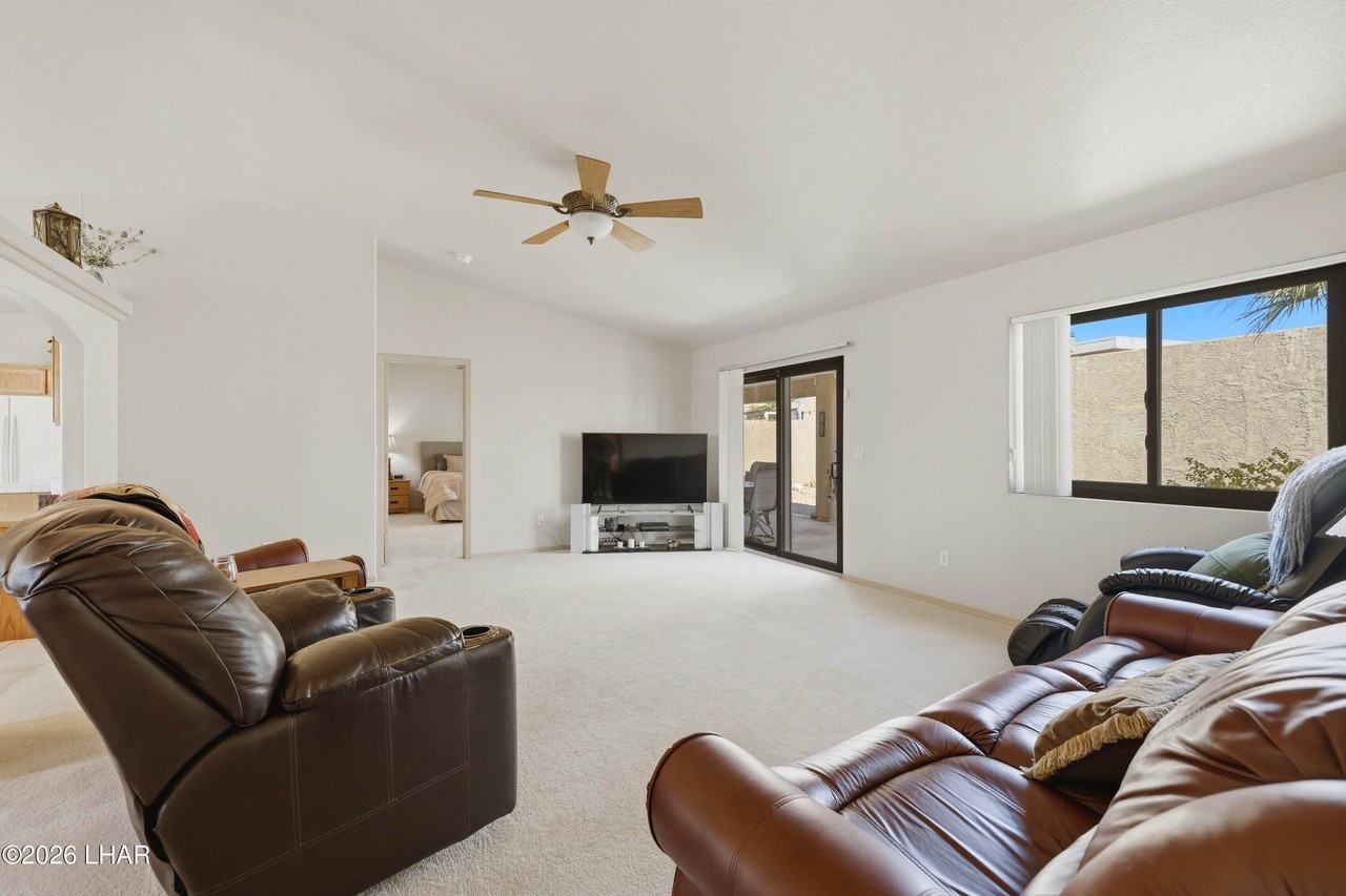 3048 Mirage Dr - Photo 6 of 43