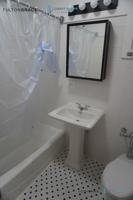 featured image of 1712 W Albion Ave