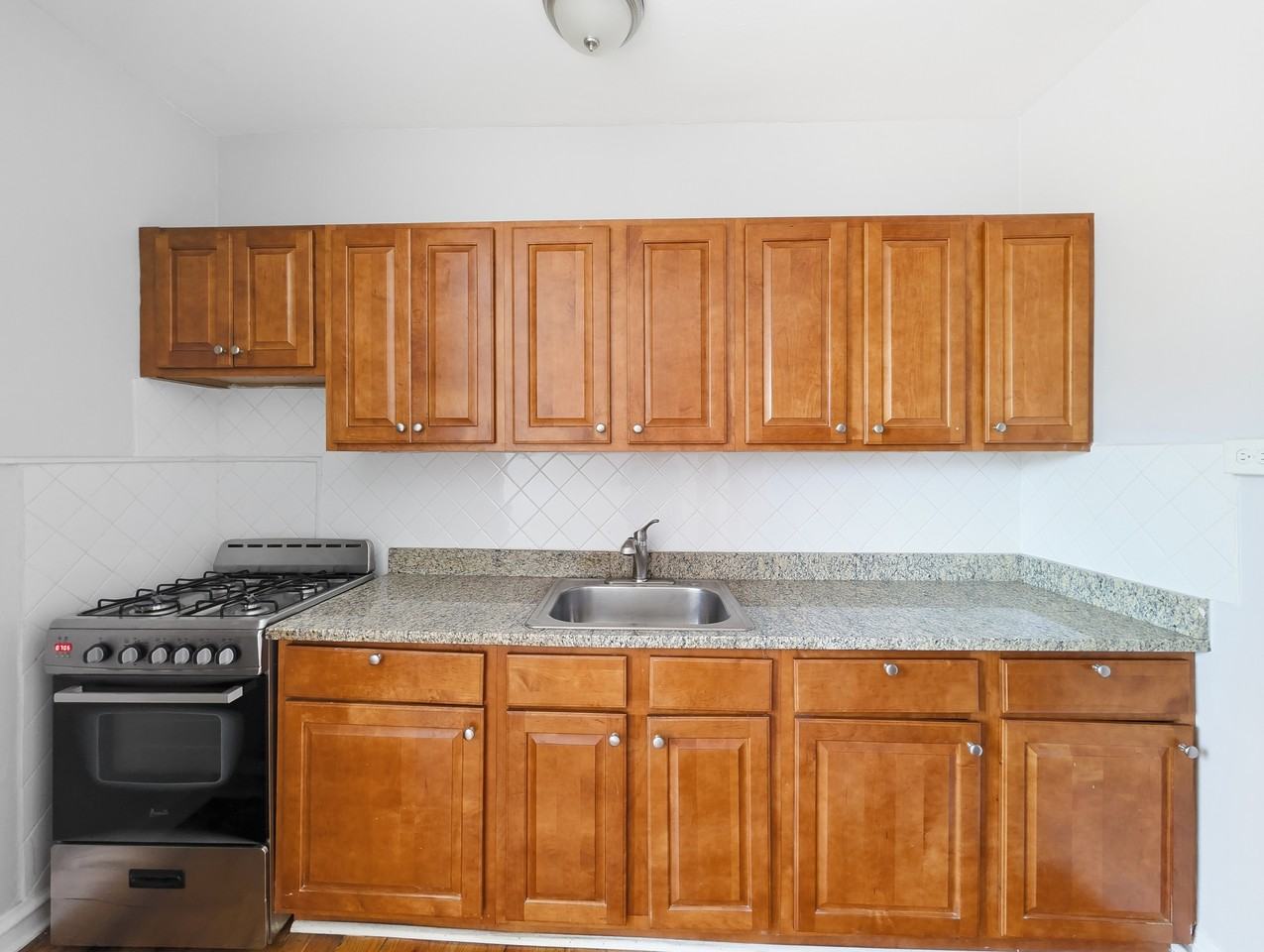 917 W Eastwood Ave #307 - Photo 2 of 18