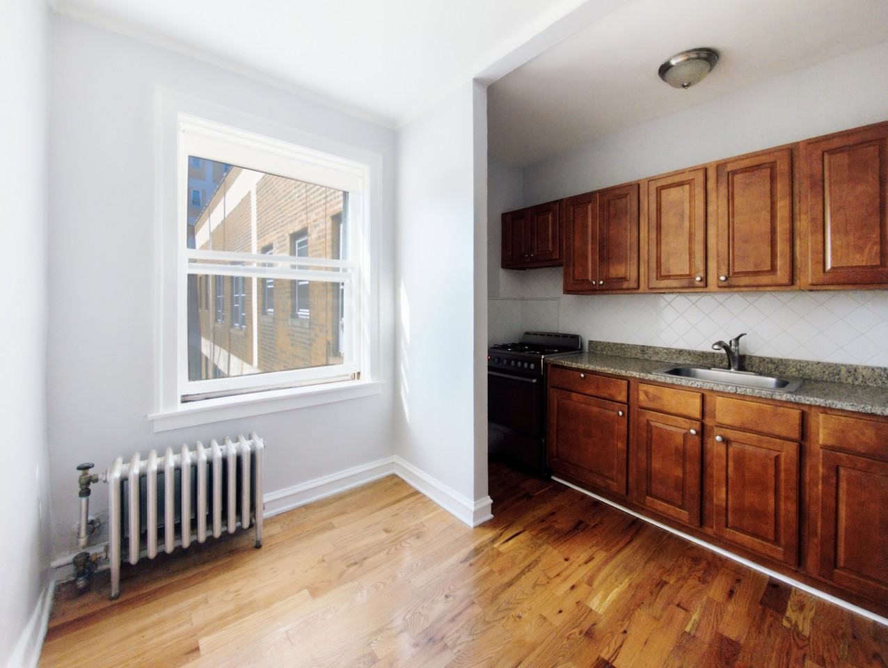 917 W Eastwood Ave #307 - Photo 3 of 18