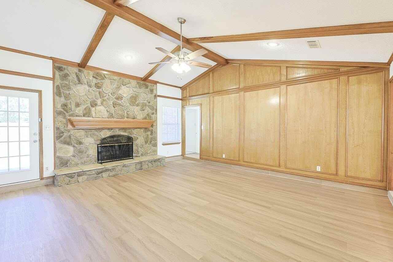 5720 96th St - Photo 7 of 46