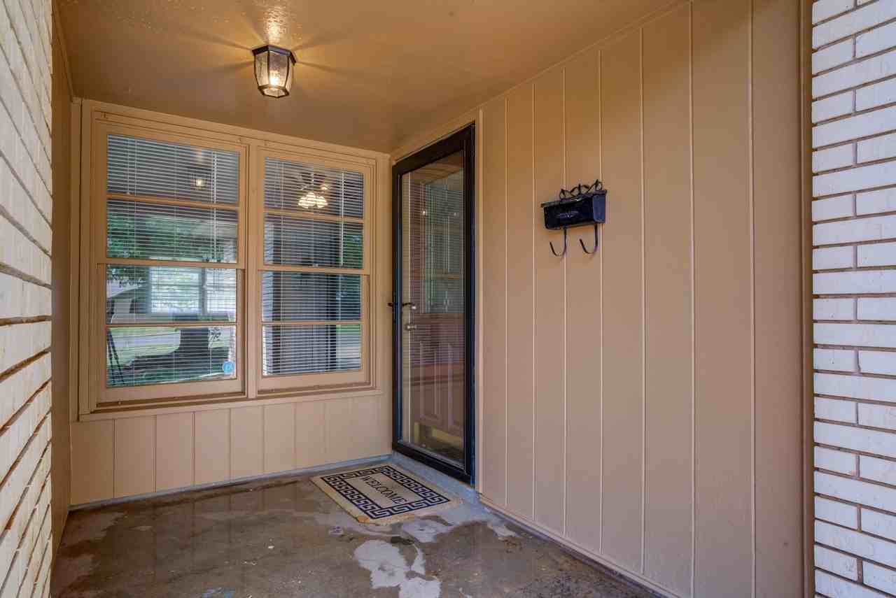 4708 47th St - Photo 3 of 17