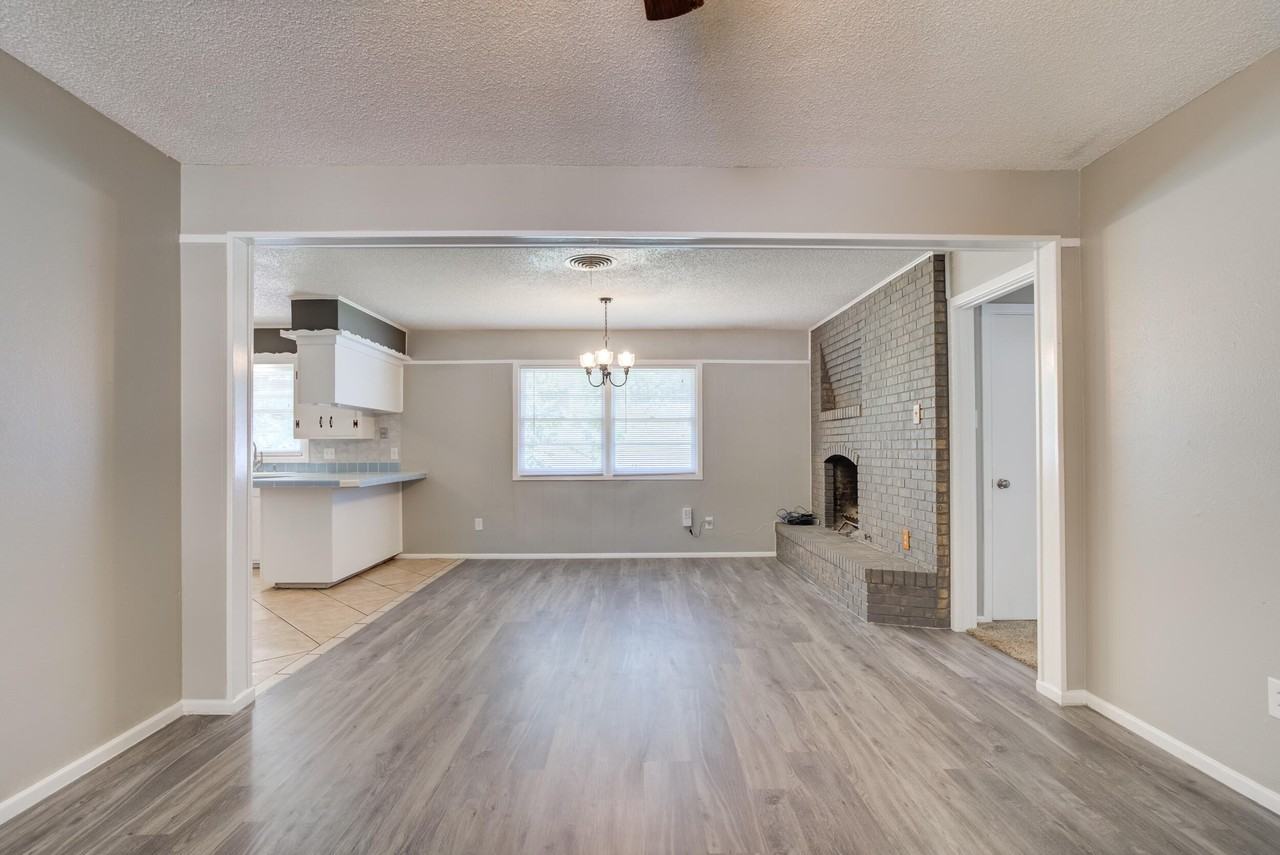 4708 47th St - Photo 4 of 17