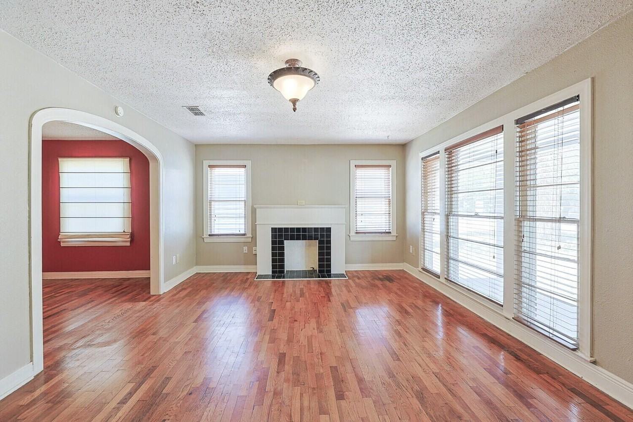 2305 21st St - Photo 6 of 33