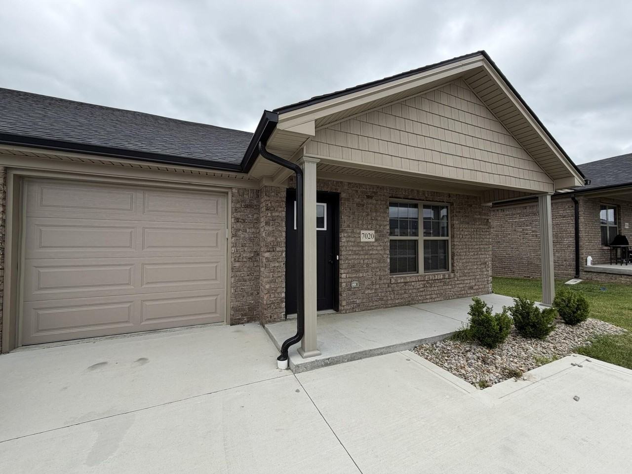 7026 Caravan Dr - Photo 2 of 17