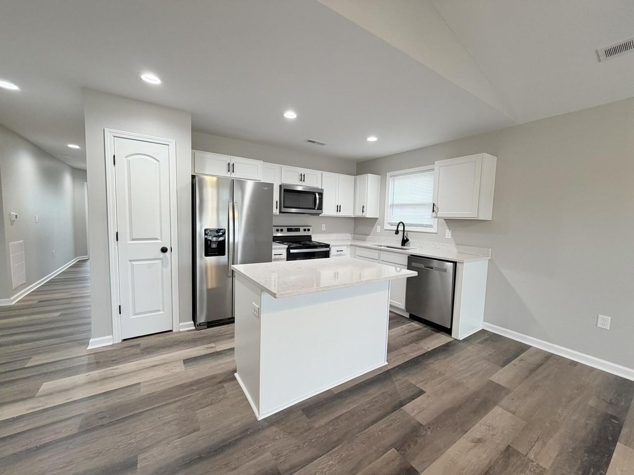 7026 Caravan Dr - Photo 5 of 17