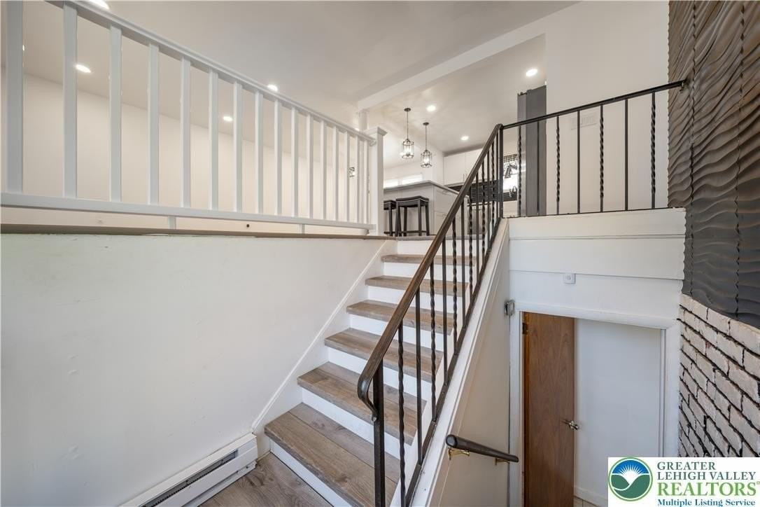 422 Belvidere St - Photo 5 of 22