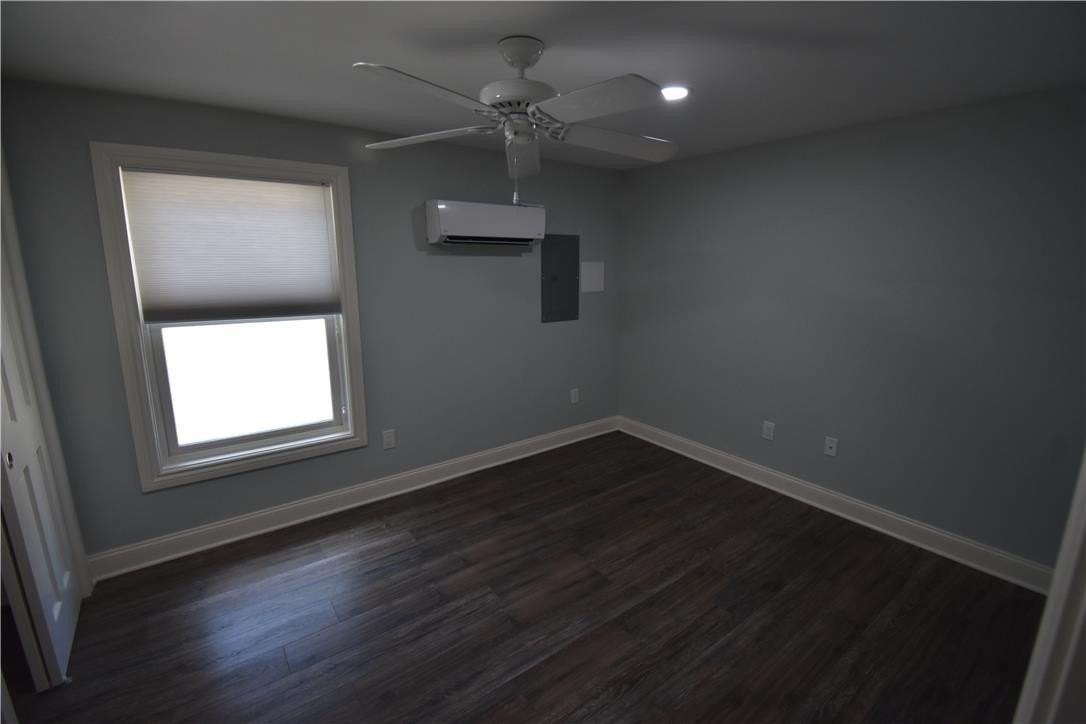 435 Ferry St #1B - Photo 6 of 7