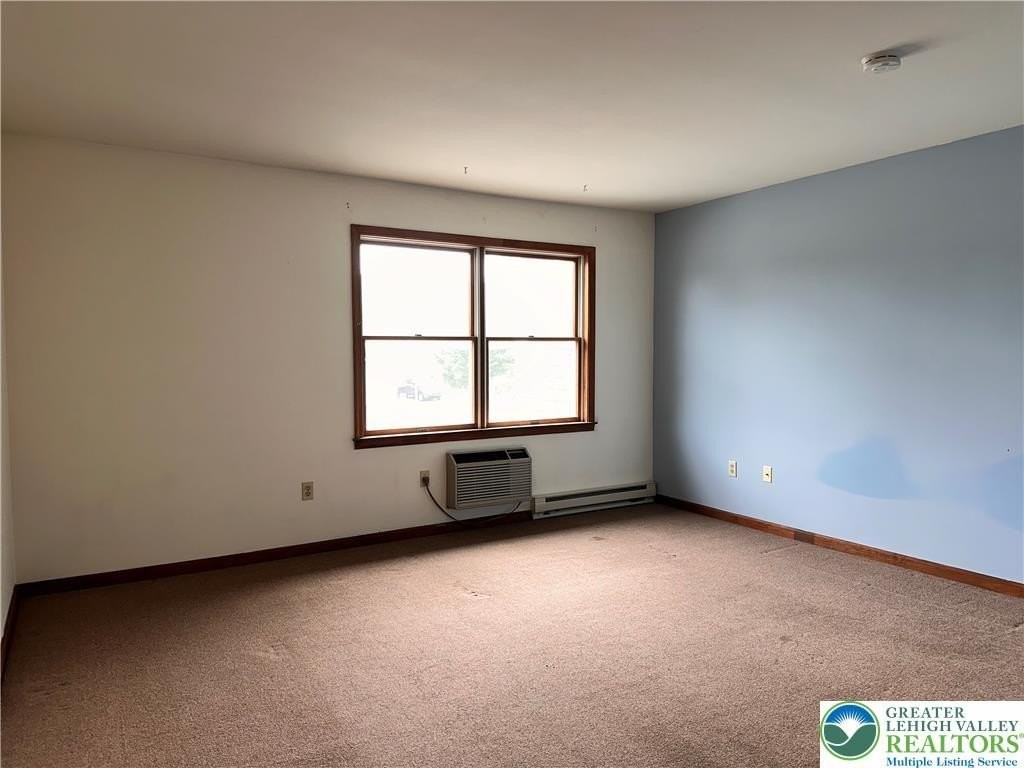 55 Lehigh St - Photo 4 of 15