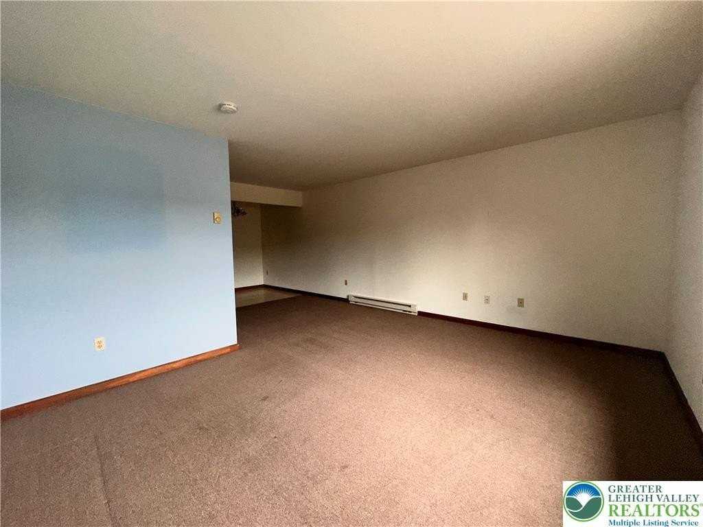 55 Lehigh St - Photo 6 of 15