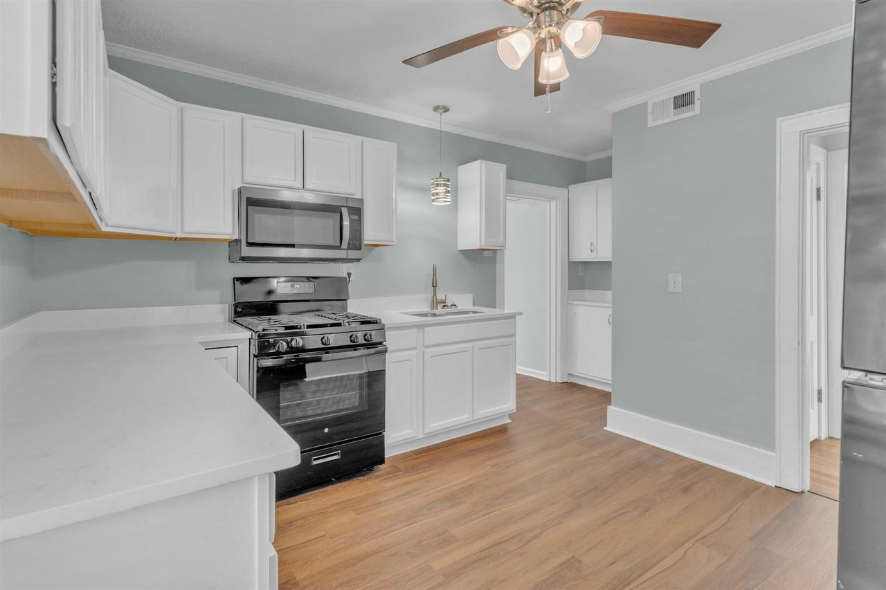 524 Haynes St - Photo 4 of 24