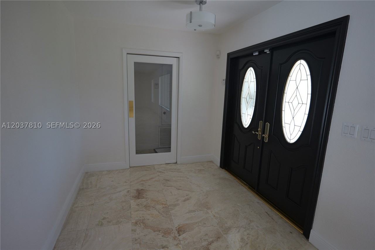 7361 Sw 117th Ter - Photo 5 of 34