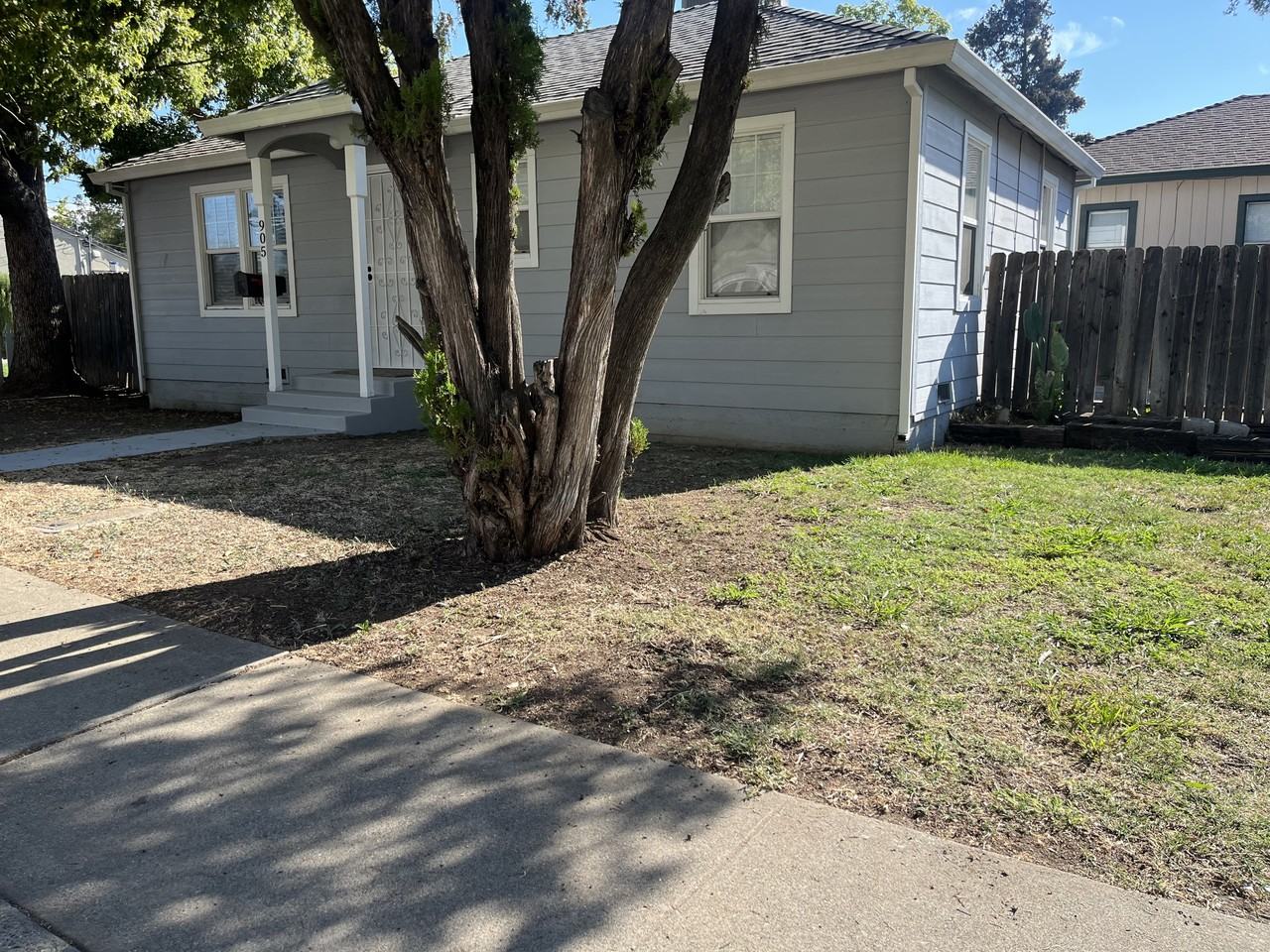 905 Orange St #1 - Photo 2 of 14