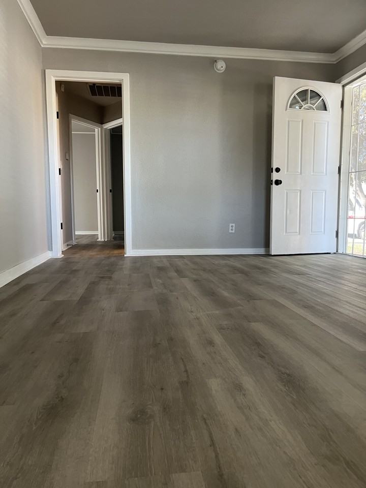 905 Orange St #1 - Photo 4 of 14