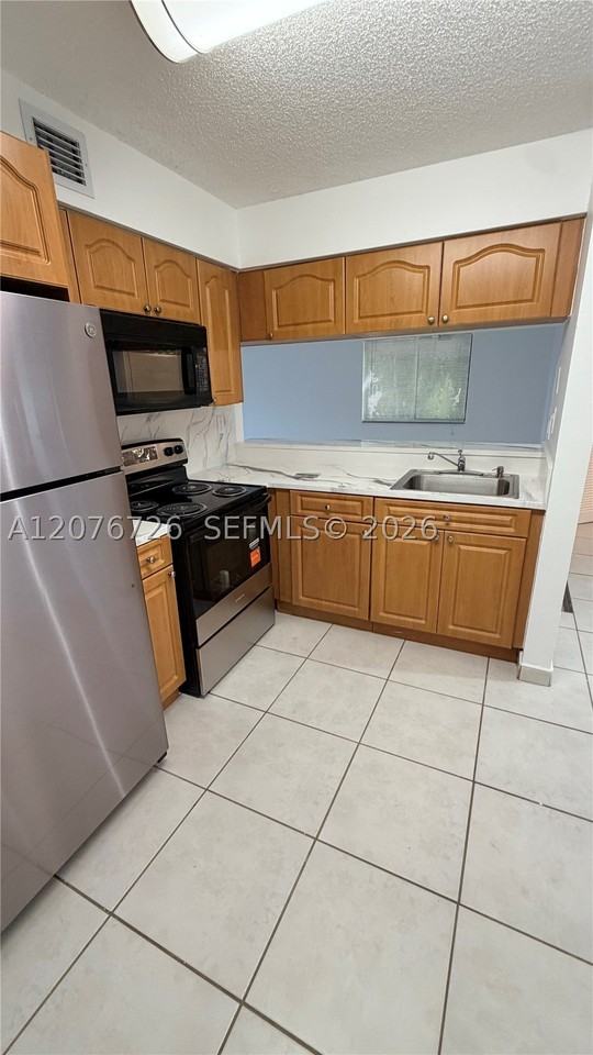 14014 Sw 93rd Ln #14014 - Photo 6 of 21