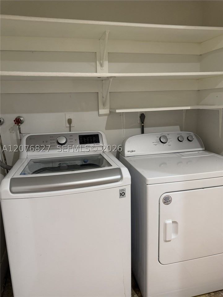 8110 Sw 82nd Ct #8110 - Photo 4 of 25