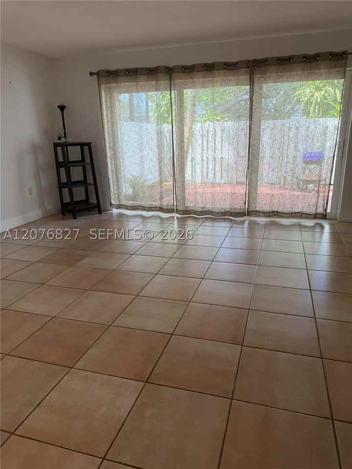 8110 Sw 82nd Ct #8110 - Photo 6 of 25