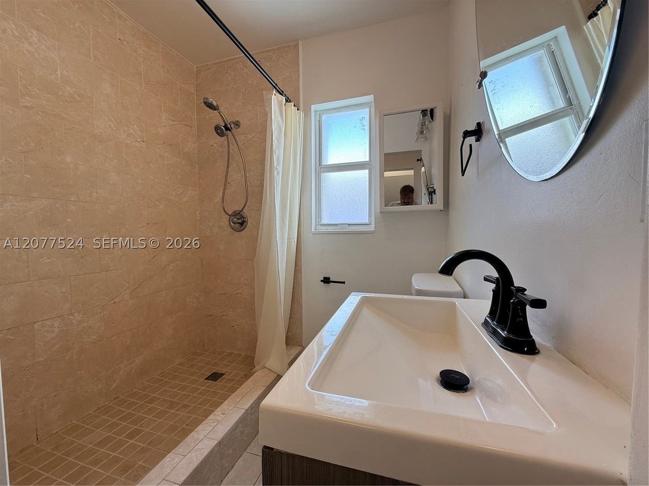2630 Sw 31st Pl #A - Photo 2 of 7