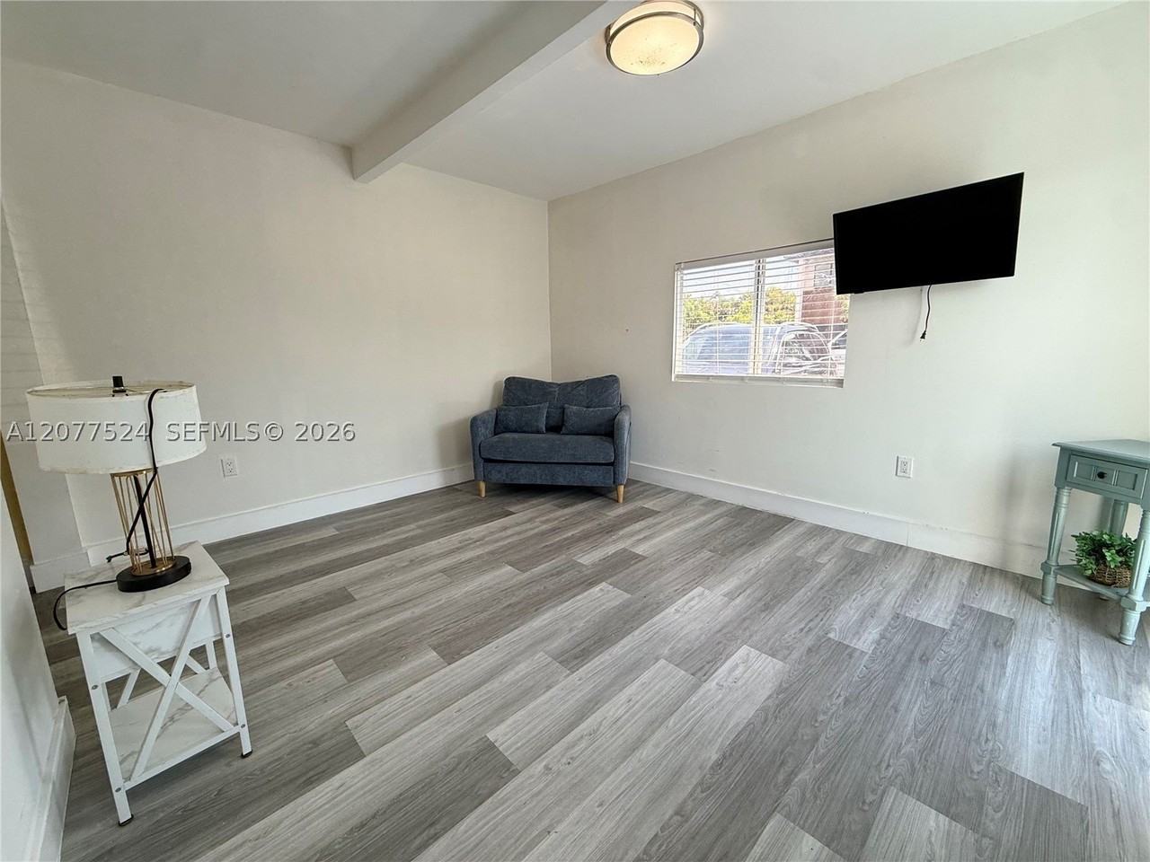 2630 Sw 31st Pl #A - Photo 4 of 7