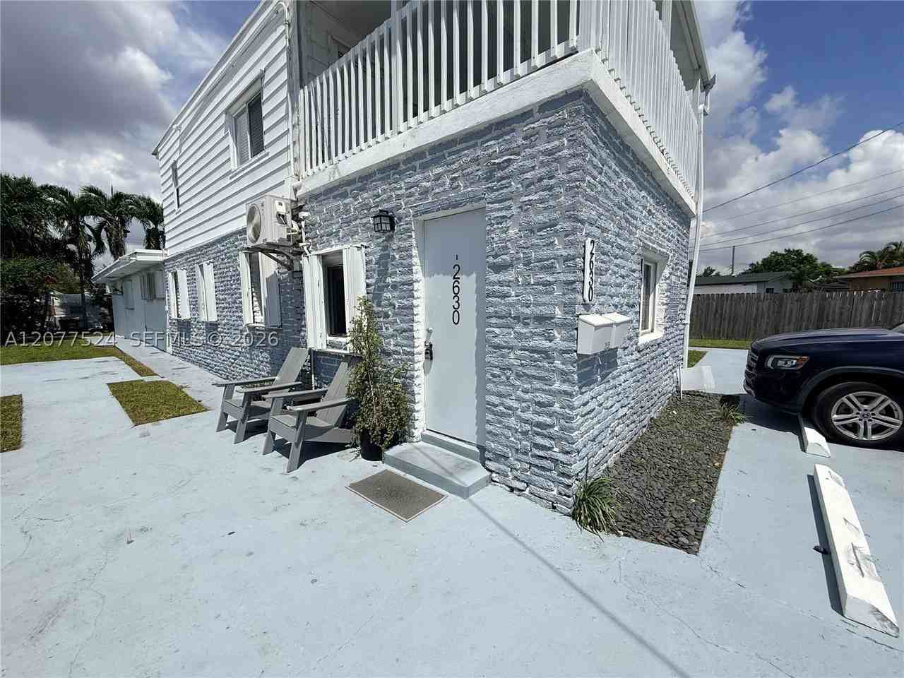 2630 Sw 31st Pl #A - Photo 7 of 7