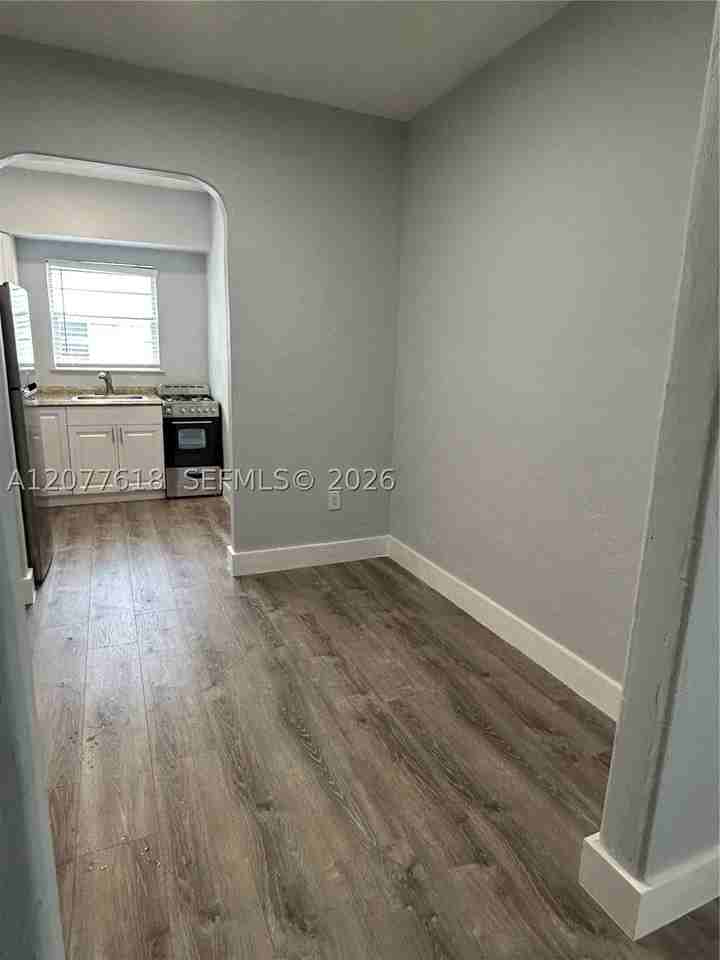 1258 Pennsylvania Ave #9 - Photo 5 of 15