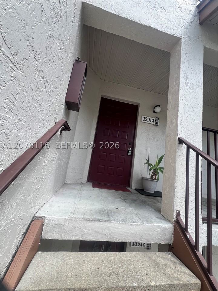 13914 Sw 91st Ter #13914 - Photo 3 of 3