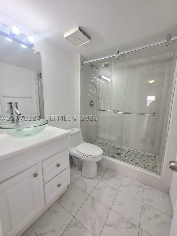 20105 Ne 3rd Ct #6 - Photo 7 of 23