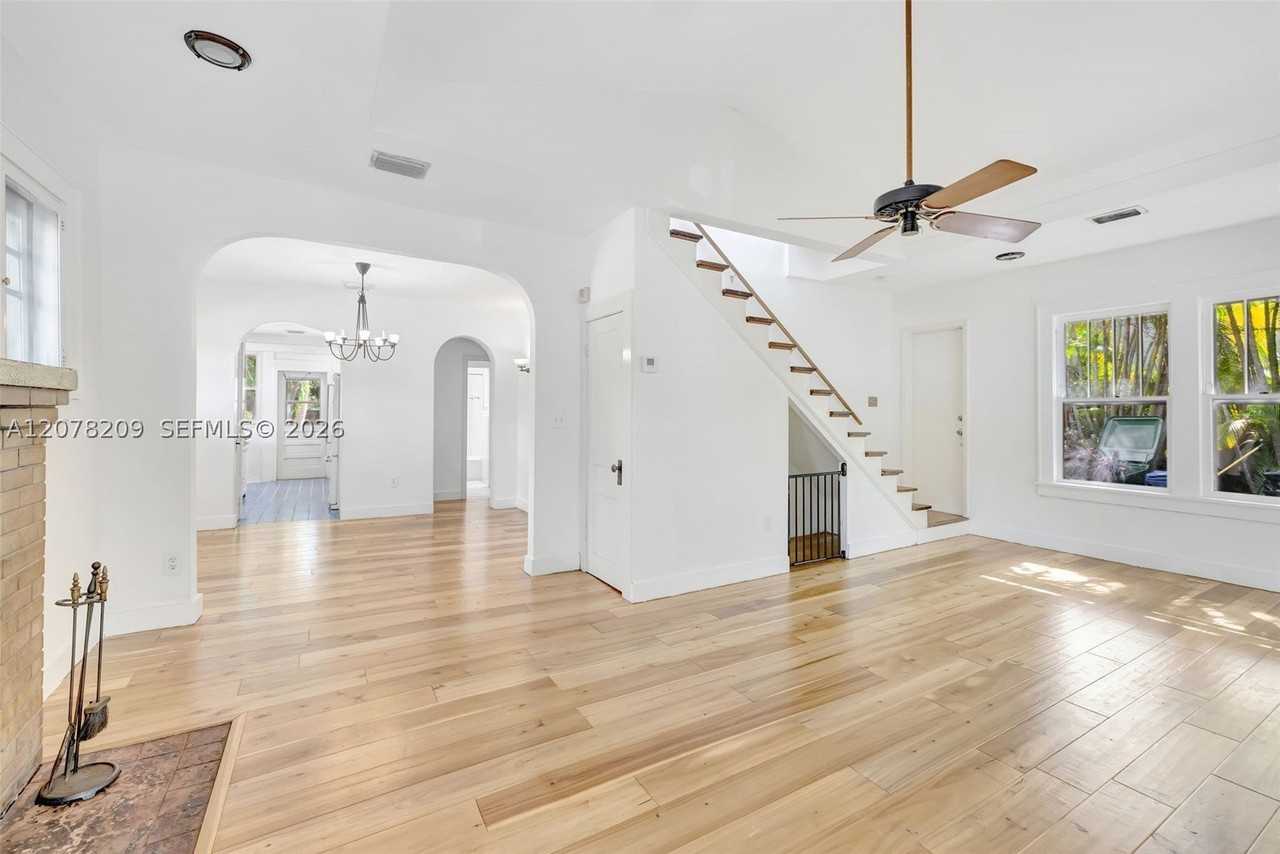 1031 Tequesta St - Photo 7 of 31