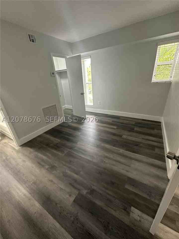 1208 Salzedo St #26 - Photo 4 of 6