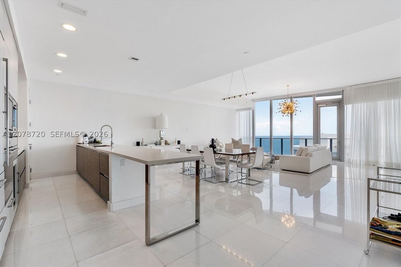 17475 Collins Ave #2203 - Photo 4 of 50