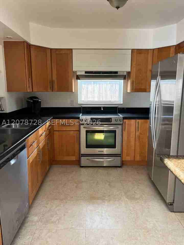 218 Se 3rd Ter - Photo 6 of 13