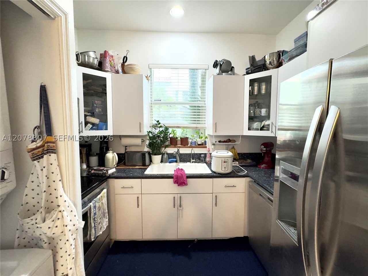 3047 Center St #7 - Photo 6 of 18