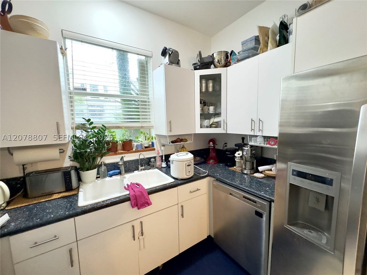 3047 Center St #7 - Photo 7 of 18
