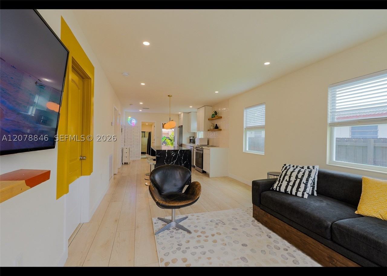 1332 Ne 5th Ave #1 - Photo 3 of 48