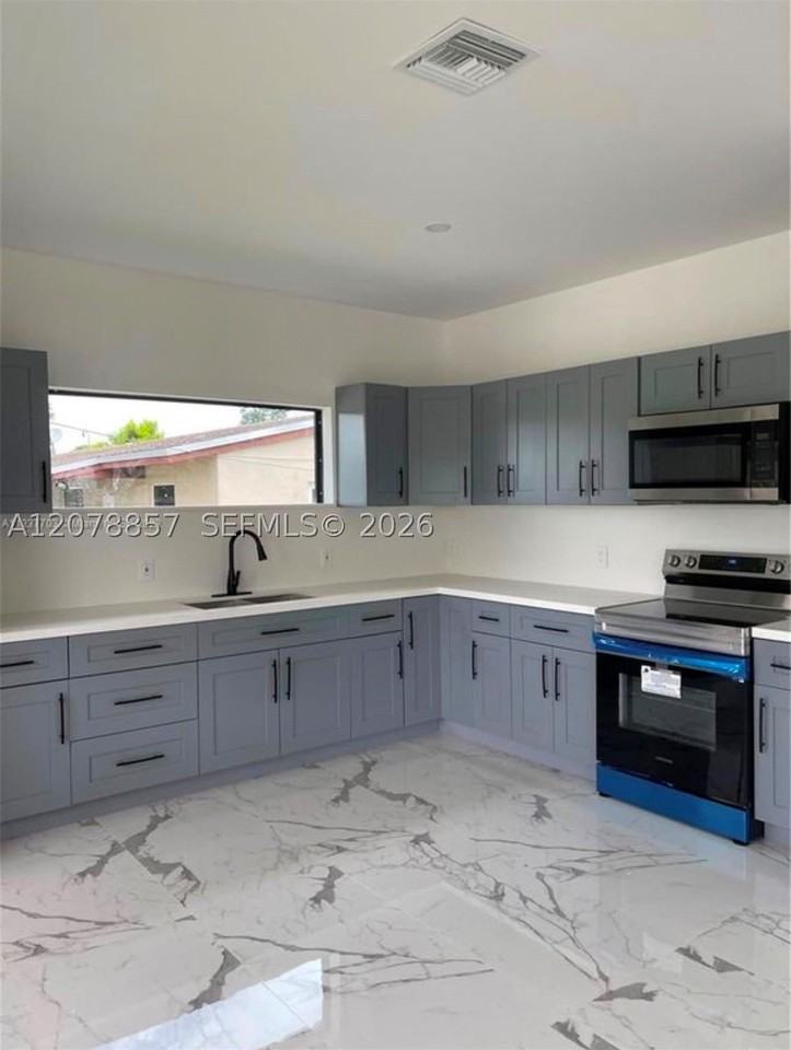 26515 Sw 139th Ave #A - Photo 5 of 14