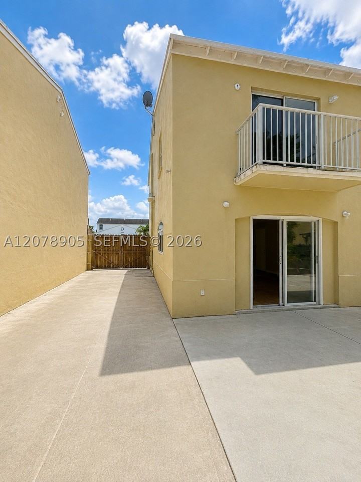 11981 Sw 271st Ter - Photo 2 of 22