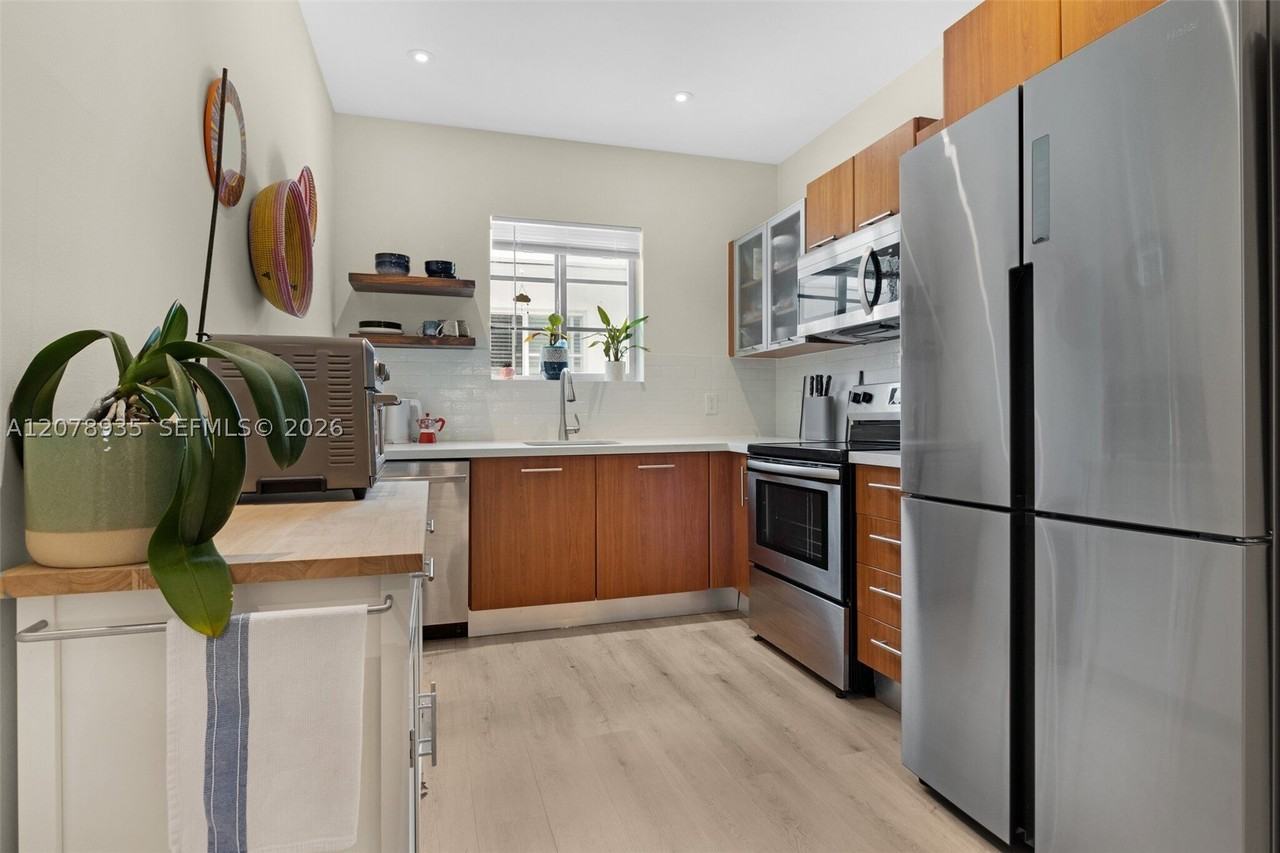 1341 15th St #206 - Photo 3 of 42