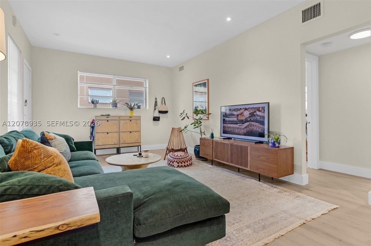 1341 15th St #206 - Photo 4 of 42