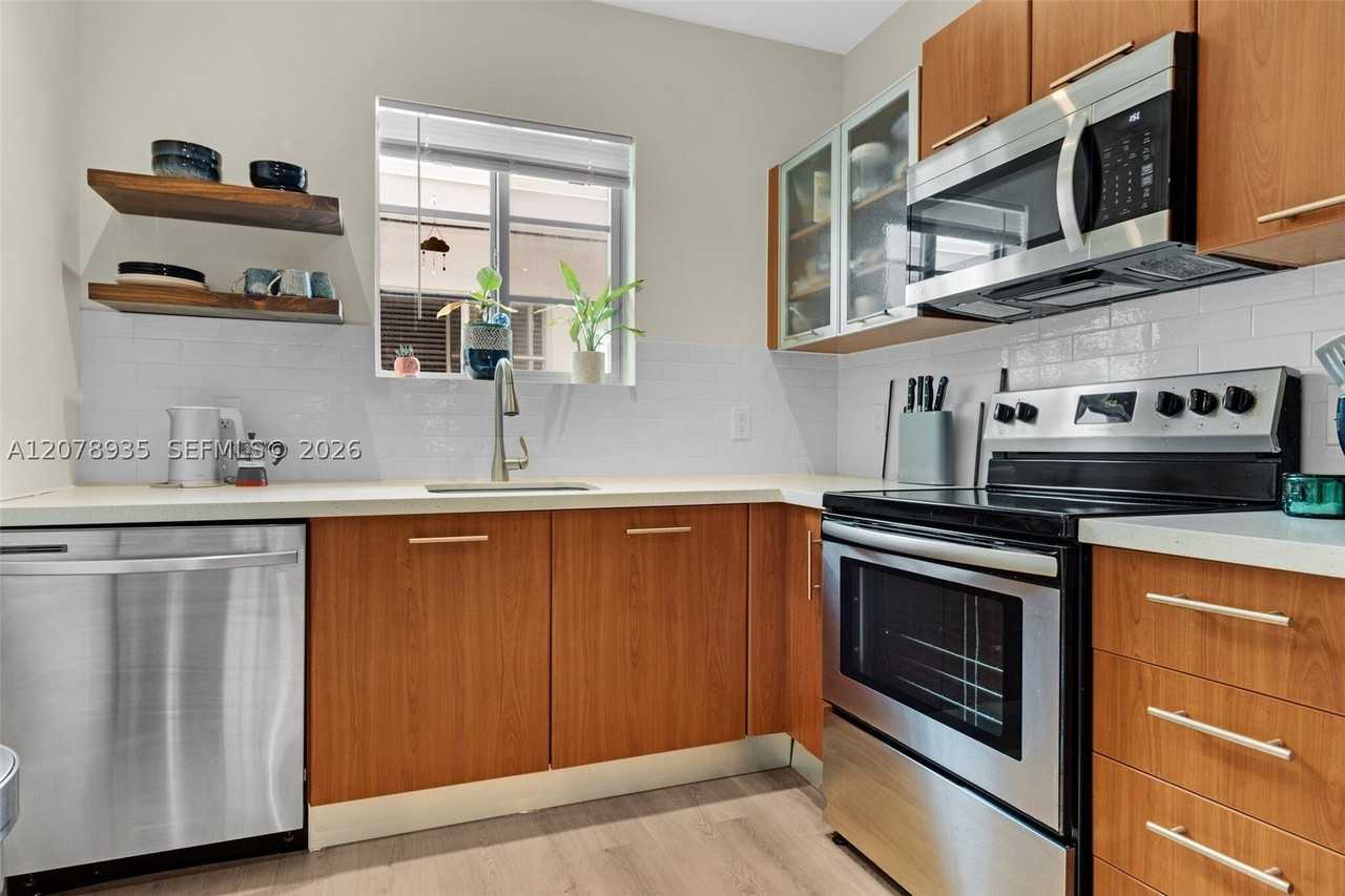 1341 15th St #206 - Photo 7 of 42
