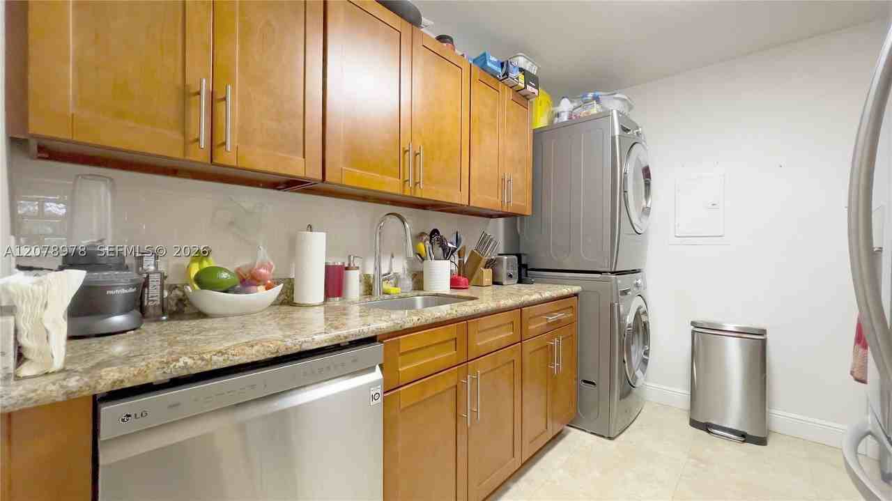 7975 Sw 86th St #206 - Photo 5 of 14