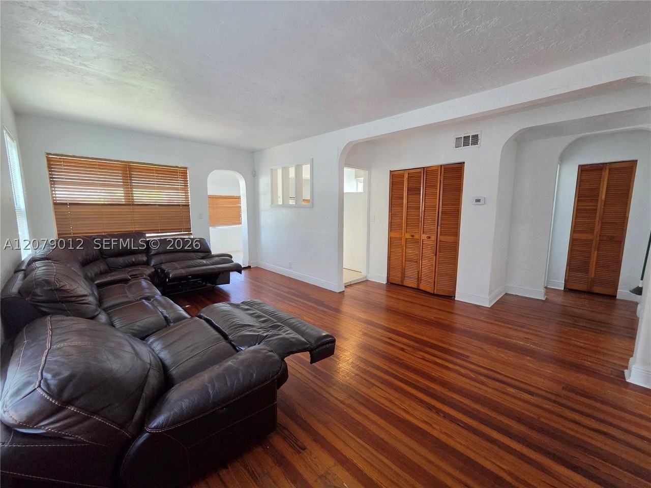 708 Ne 4th St #2 - Photo 5 of 12
