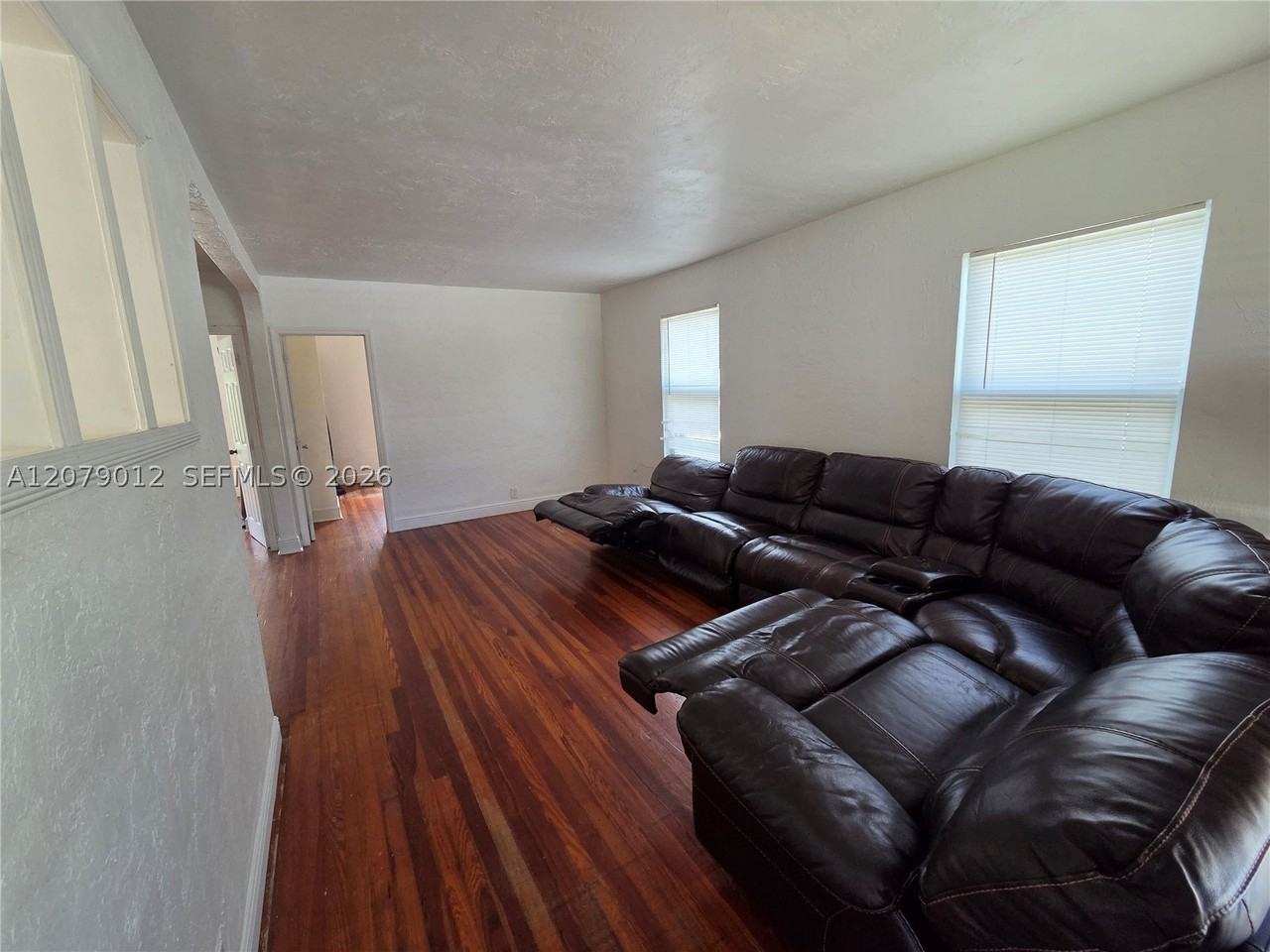 708 Ne 4th St #2 - Photo 6 of 12