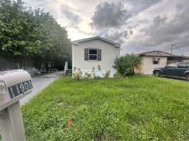 featured image of 11908 Cove Pl #A