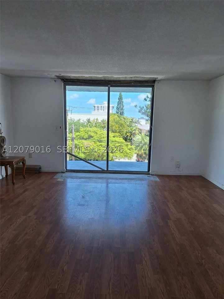 12590 Ne 16th Ave #401