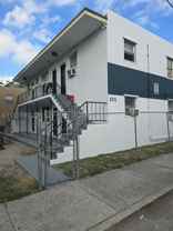 225 Nw 17th St #4 - Photo 1 of 1