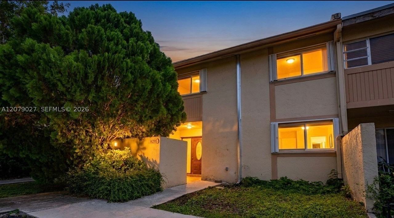 14295 Kendale Lakes Cir