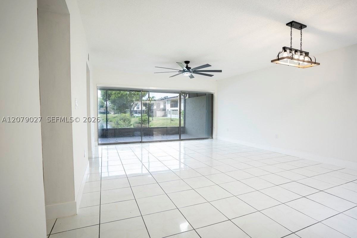 14295 Kendale Lakes Cir - Photo 5 of 28