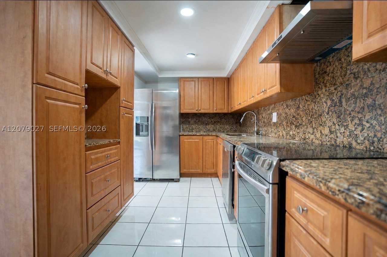 14295 Kendale Lakes Cir - Photo 7 of 28