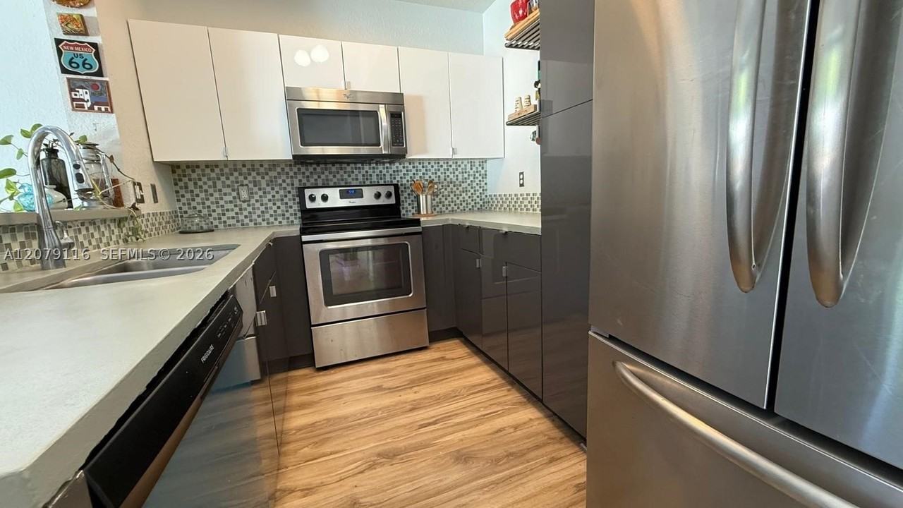 11034 Nw 43rd Ter #11034 - Photo 3 of 20