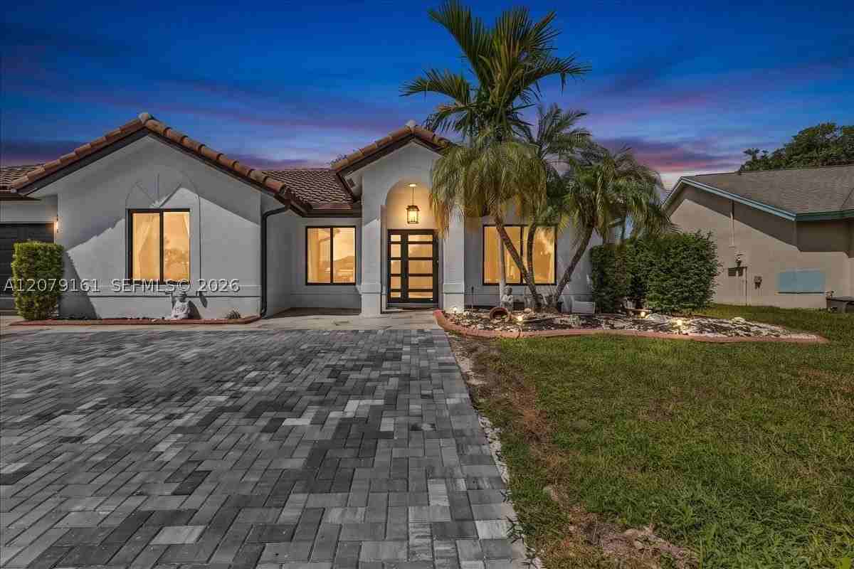 15056 Sw 10th St - Photo 5 of 50